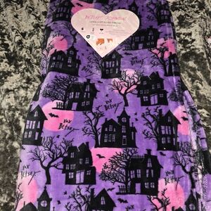 Betsey Johnson Ultra Soft Plush Throw in Purple and Pink